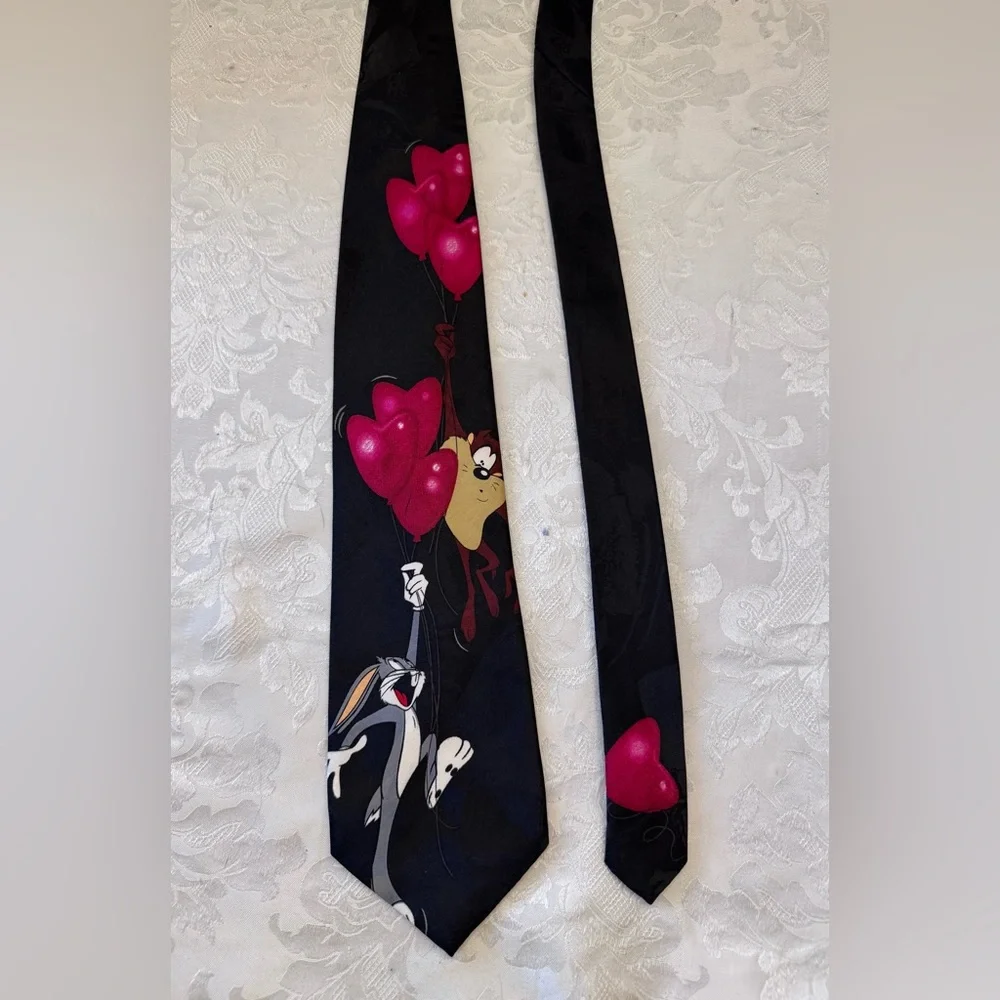 Looney Tunes Mania Vintage Tie Bugs Bunny Taz Valentines Hearts Balloons Novelty